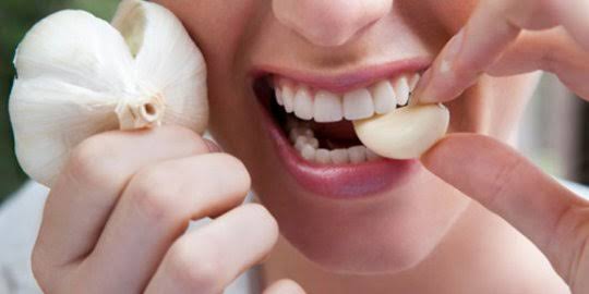 4 Manfaat Makan Bawang Putih Mentah untuk Kesehatan Tubuh
