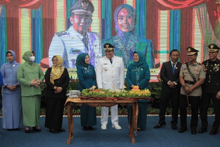 Dilantik Jadi Bupati Definitif, Roby Kurniawan Minta Restu Tokoh Adat dan Agama