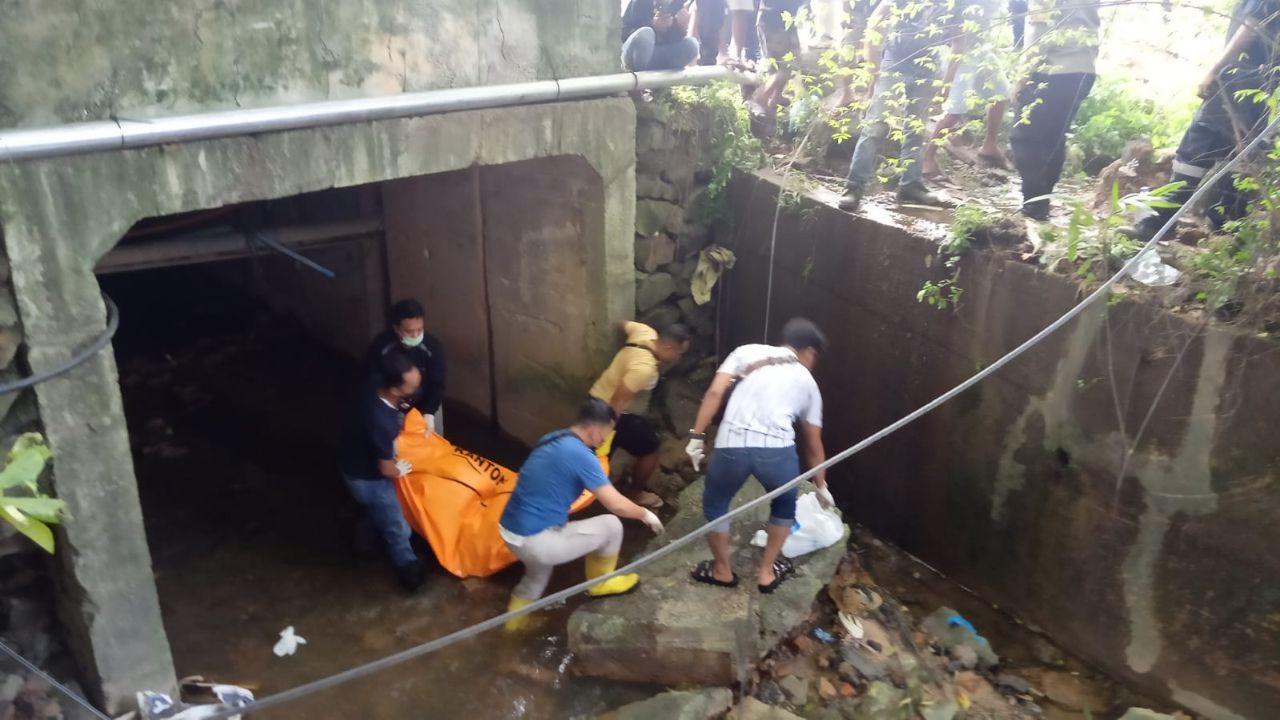 Polisi Evakuasi Mayat di Bawah Gorong-gorong Sei Panas, Identitasnya Terungkap