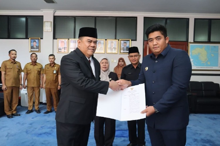 Bupati Roby Perpanjang Masa Jabatan Pj Sekda Bintan Rony Kartika hingga Awal 2023