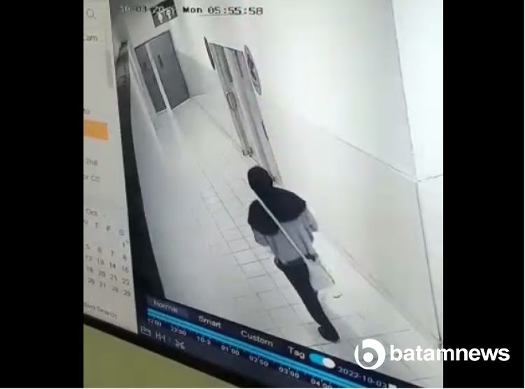 Menyamar Jadi Perempuan Berjilbab, Eks Karyawan KFC Mega Mall Bobol Brangkas Puluhan Juta