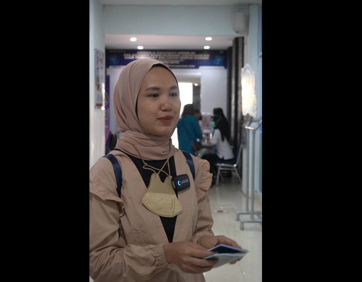 Dessy Senang Jadi Warga Batam Pertama yang Kantongi Paspor Masa Berlaku 10 Tahun