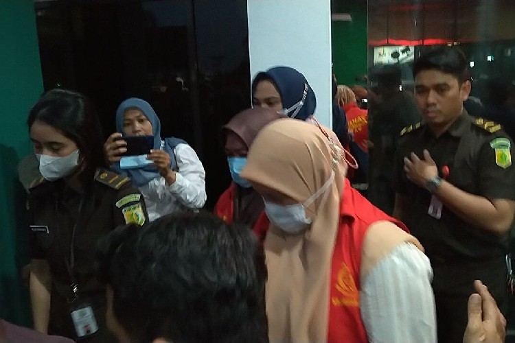 Jaksa Tetapkan Kepsek dan Bendahara SMKN 1 Batam Tersangka Korupsi Dana BOS