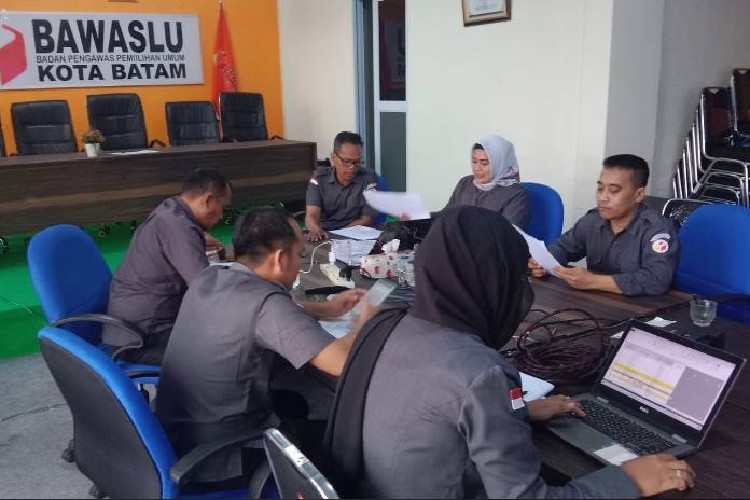 Sebanyak 72 Orang Calon Anggota Panwascam Pemilu 2024 di Batam Lolos Tes Tertulis