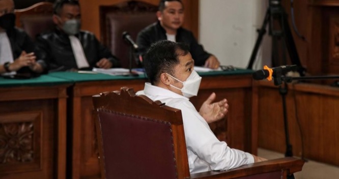 AKBP Arif Patahkan Laptop yang Tadinya Berisi Rekaman CCTV Kasus Sambo