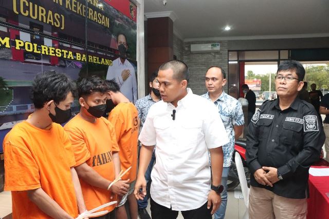 Komplotan Jambret di Batam Gasak Tas Milik Perempuan, Minum Tuak Sebelum Beraksi