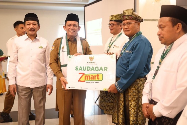 Gubernur Kepri Ansar Ahmad Dinobatkan Jadi Duta Zakat