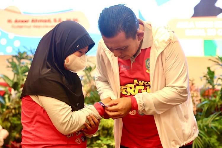 Gubernur Kepri Ansar Ahmad Ajak Remaja Putri Hidup Sehat di Gerakan Nasional Aksi Bergizi