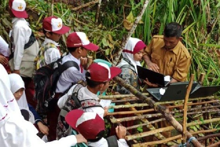 Legislator Lingga Anwar Desak Kominfo Selesaikan Masalah Jaringan Internet di Desa Mentuda