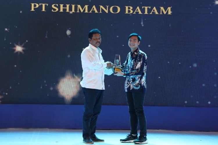 Daftar Tokoh dan Perusahan Penerima Anugerah Investment Award 2022 dari BP Batam