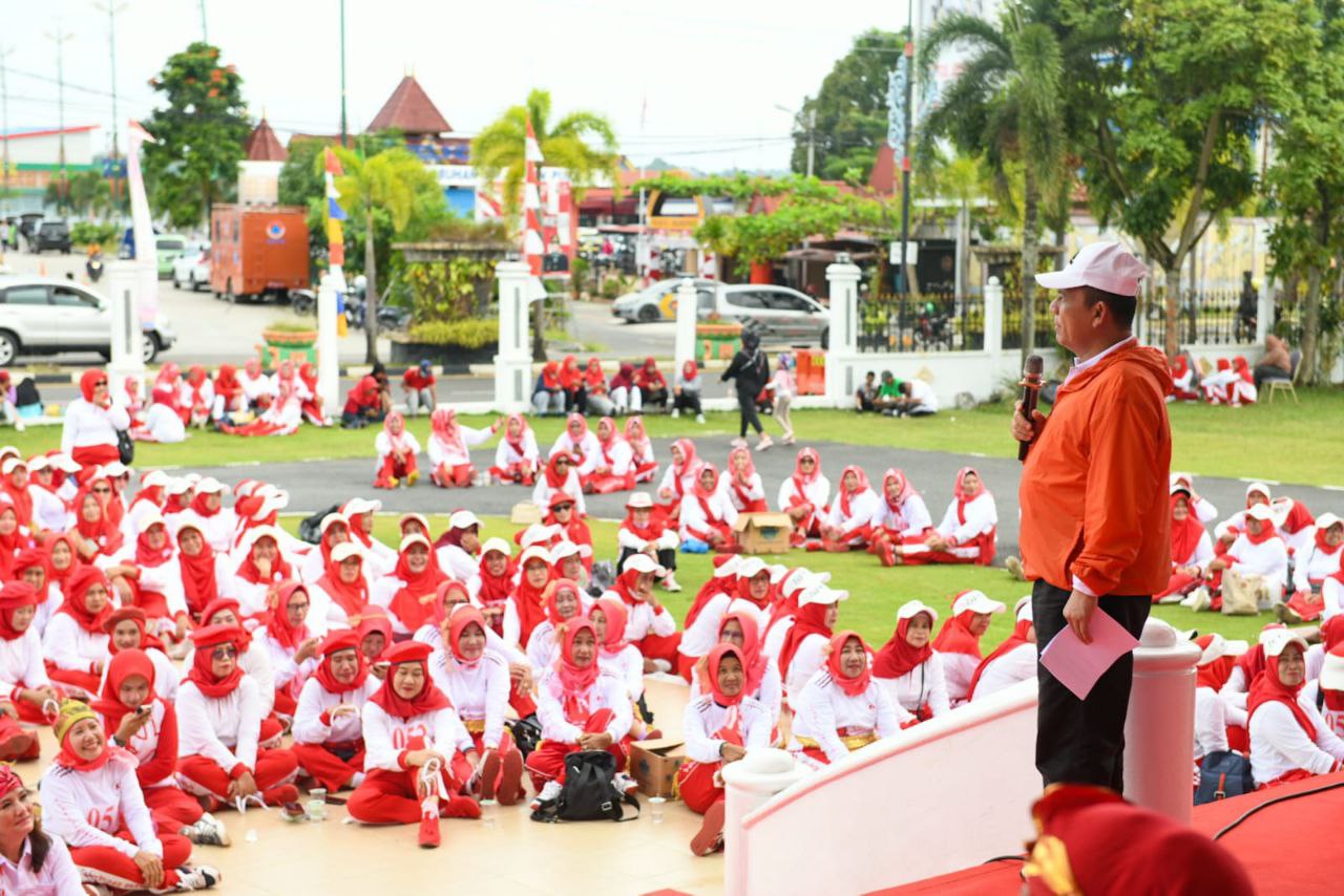 Gubernur Ansar Lepas Jalan Santai Peringati Hari Jantung se-Dunia