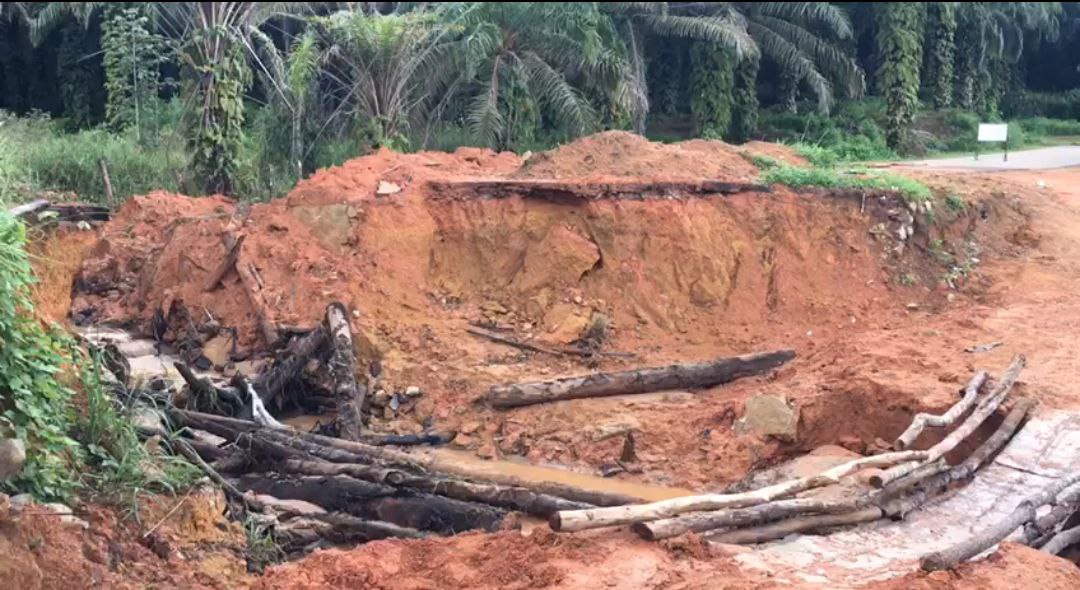 Perbaikan Jalan Putus Tirta Madu Baru Dilakukan Tahun Depan