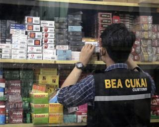 Operasi Gempur Bea Cukai Karimun Amankan 16.696 Batang Rokok Ilegal