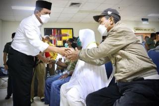 Gubernur Kepri Ansar Ahmad Puji Baksos Operasi Katarak Gratis Kogabwilhan I Bantu Warga Kurang Mampu