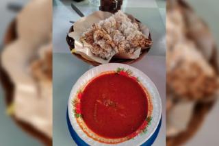 Menyantap Lezatnya Kuliner Lingga Lempeng Sagu Dipadu Kuah Ikan Gulai