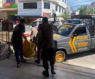 Pekerja Toko Bangunan di Karimun Ditemukan Tewas Tergantung