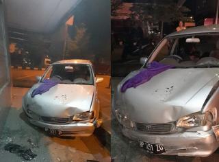 Penampakan Mobil Corolla Maut Tabrak Sekumpulan Orang di Kampung Bule