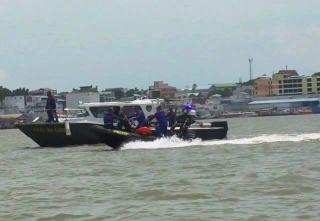 Polairud Karimun Gunakan Alat Canggih saat Simulasi Tanggap Darurat Kecelakaan Laut