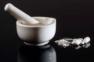 Penggunaan Obat Sirup Disetop, Amankah Anak Minum Tablet yang Digerus?