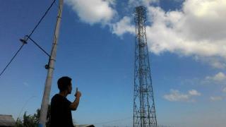 Kominfo Lingga Jajaki XL dan Telkomsel Kepri Atasi Masalah Jaringan Internet di Desa Mentuda