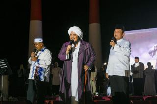 Ustaz Derry Sulaiman Ramaikan Tabligh Akbar dan Konser Syiar Islam di Karimun