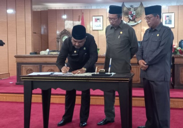 DPRD Karimun Sahkan Perda Laporan Keuangan Daerah