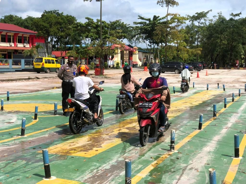 Polresta Barelang Buka Layanan Bimbel Ujian Teori dan Praktik SIM, Gratis!