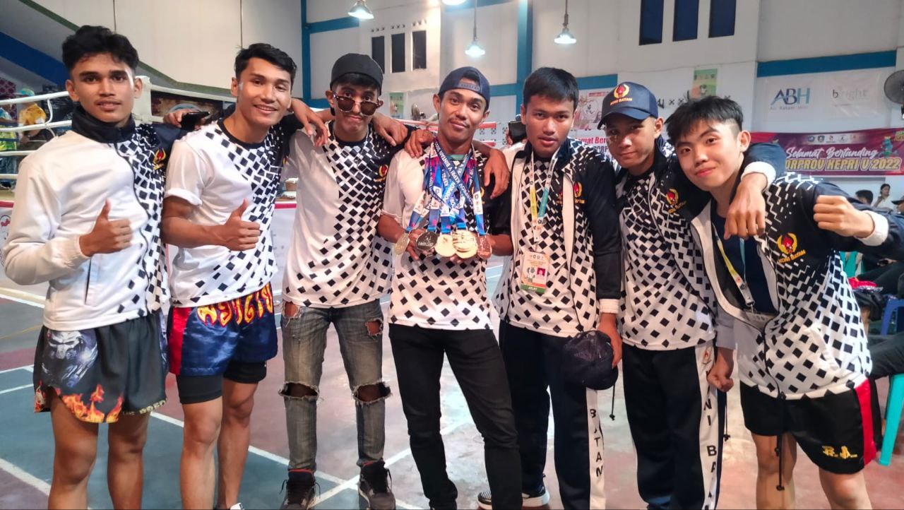 Raih 3 Emas, Batam Juara Umum Cabor Muaythai Poprov Kepri 2022