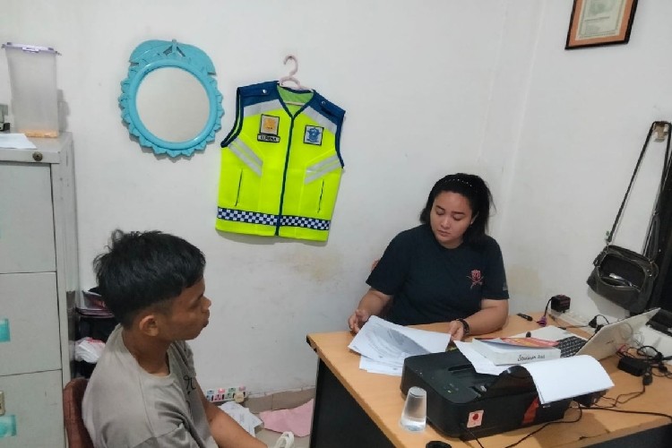 Kesal, Pria di Batam Tikam Leher Mantan dari Pacarnya