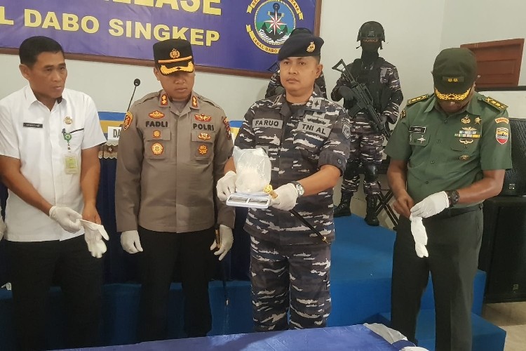 TNI AL Temukan Sabu-sabu Tak Bertuan di Pelabuhan Dabo Singkep