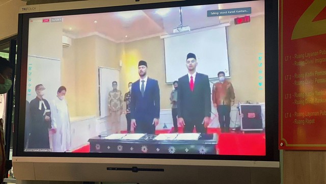 Jordi Amat dan Sandy Walsh Resmi Jadi Warga Negara Indonesia