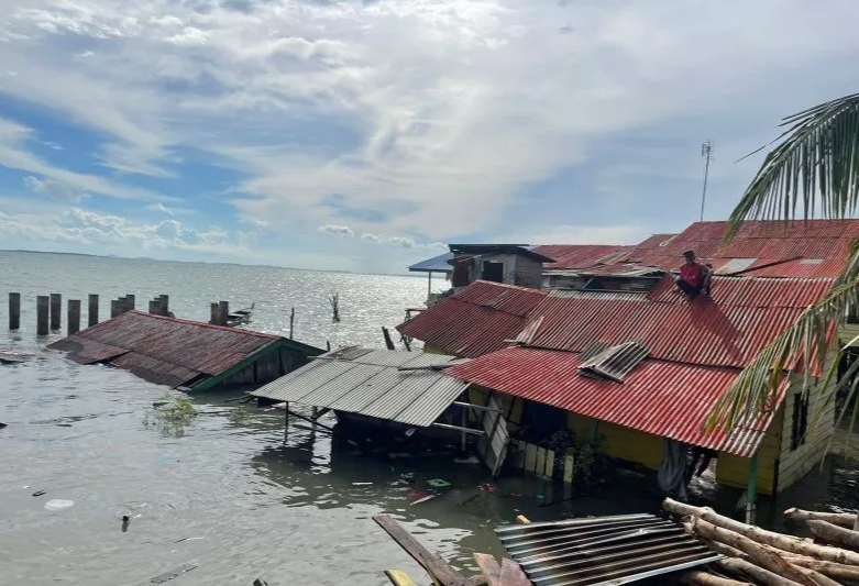 Cuaca Ekstrem, Satu Unit Rumah Warga Tanjungpinang Roboh Disapu Angin Kencang