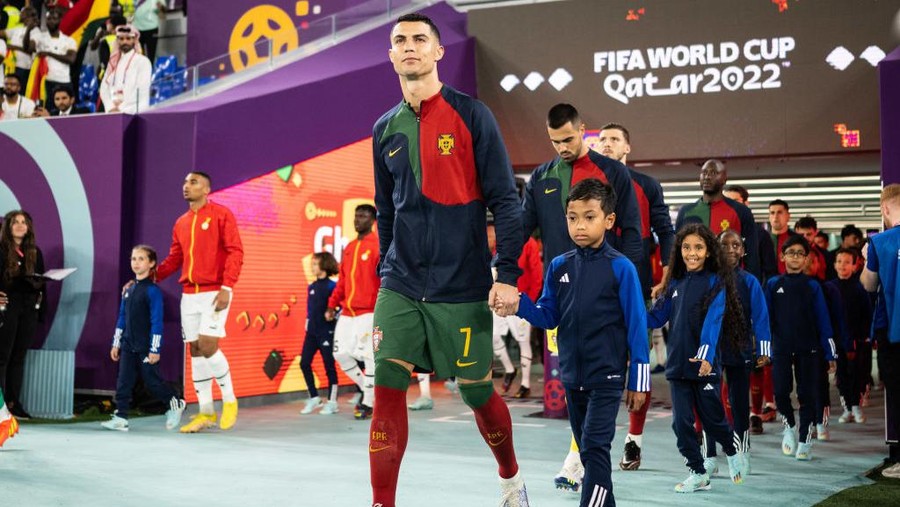 Cerita Anak Indonesia yang Dampingi CR7 di Piala Dunia 2022