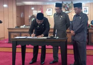 DPRD Karimun Sahkan Perda Laporan Keuangan Daerah