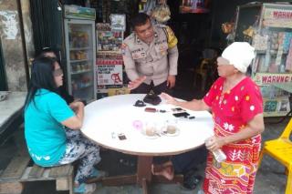 Nenek-nenek di Batam Ngamuk ke Pemilik Kos Gegara Bau Kotoran Kucing, Polisi Turun Tangan