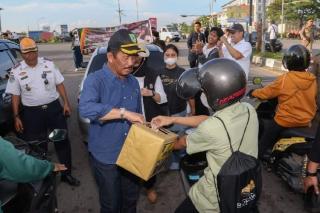 Wali Kota Rudi Turun ke Jalan Pimpin Penggalangan Dana untuk Cianjur