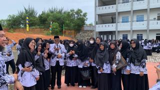 Bupati Rafiq Janji Tunjangan Guru di Karimun Naik Hingga 50 Persen