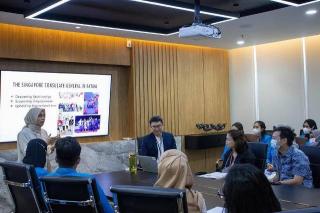 Kenali Tugas Perwakilan Negara, Mahasiswa HI Umrah Kunjungi Konjen Singapura di Batam