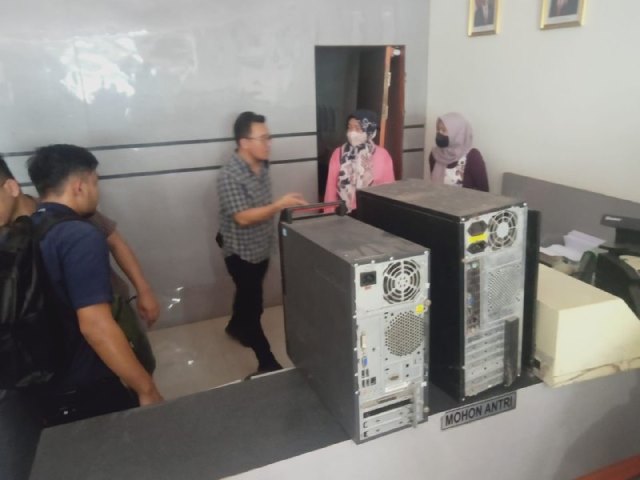 Polisi Segel KSP Karya Bakti di Batam, Duit Nasabah Rp 5 Miliar Menguap