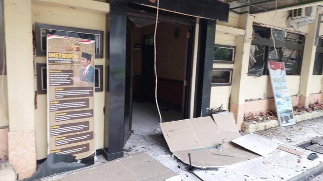 Ledakan Guncang Polsek Astanaanyar Bandung, Diduga Bom Bunuh Diri