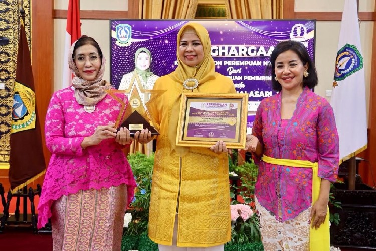 Dewi Ansar Raih Penghargaan Dewan Pembina PPI Terbaik Nasional 2022