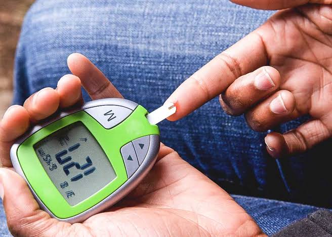 5 Tanda-tanda Umum Kolesterol Tinggi di Tubuh yang Tak Boleh Diabaikan