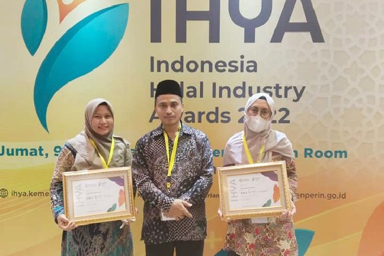 Polibatam Raih Top 3 Best Indonesia Halal Industry Award 2022
