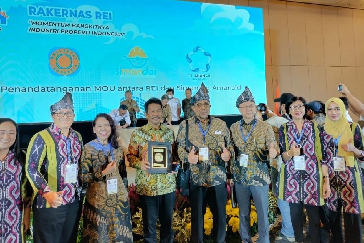 Sukses Bangun Infrastruktur, Kepala BP Batam Rudi Raih Penghargaan dari DPP REI