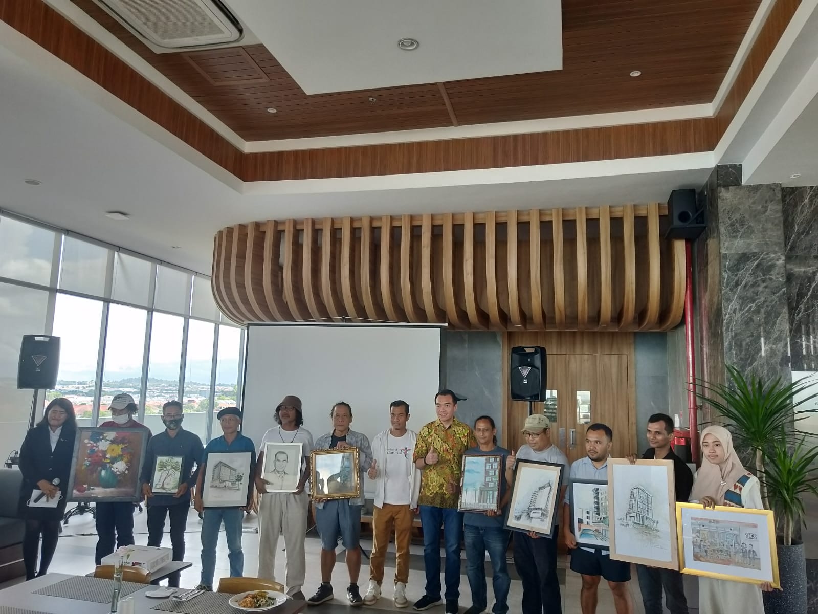 10 Pelukis Unjuk Kebolehan Live Painting di Hotel Santika Batam
