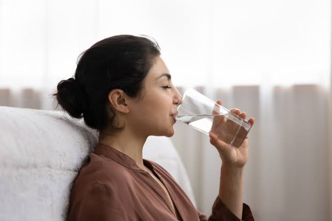 4 Alasan Harus Minum Air Putih Sebelum Menyantap Kopi di Pagi Hari