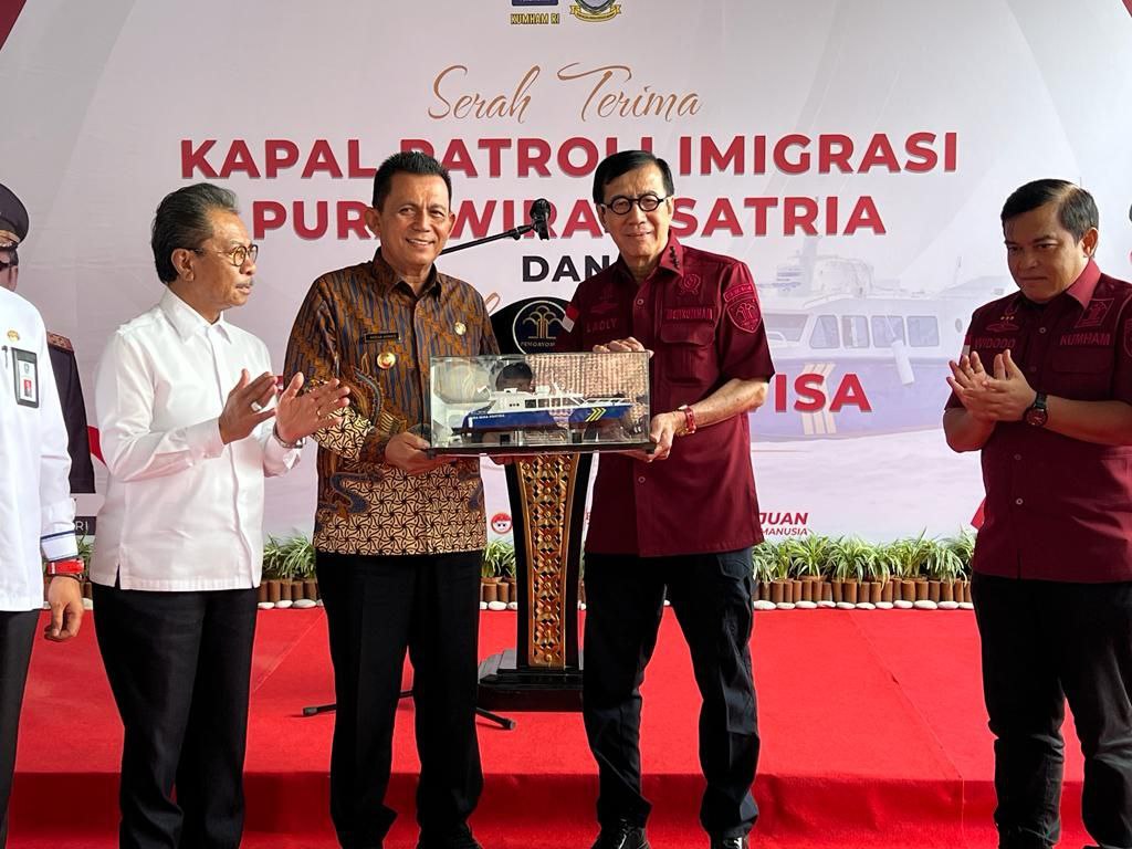 KemenkumHAM Terima Hibah Kapal Patroli Imigrasi dari Pemprov Kepri Â 