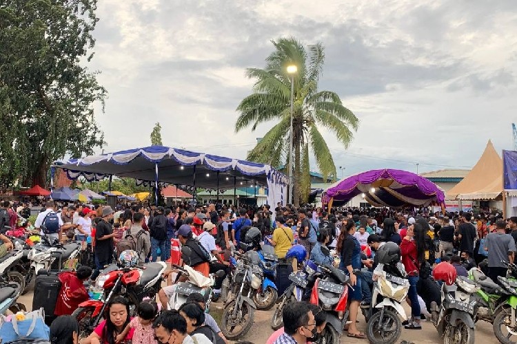 Mudik Nataru, Ribuan Warga Tinggalkan Batam Naik KM Kelud ke Belawan