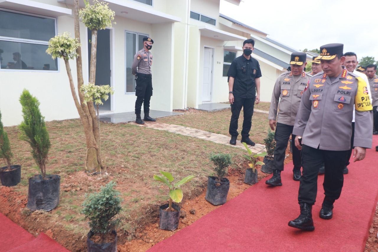 Kapolri Sambangi Mapolda Kepri Resmikan Perumahan Polisi