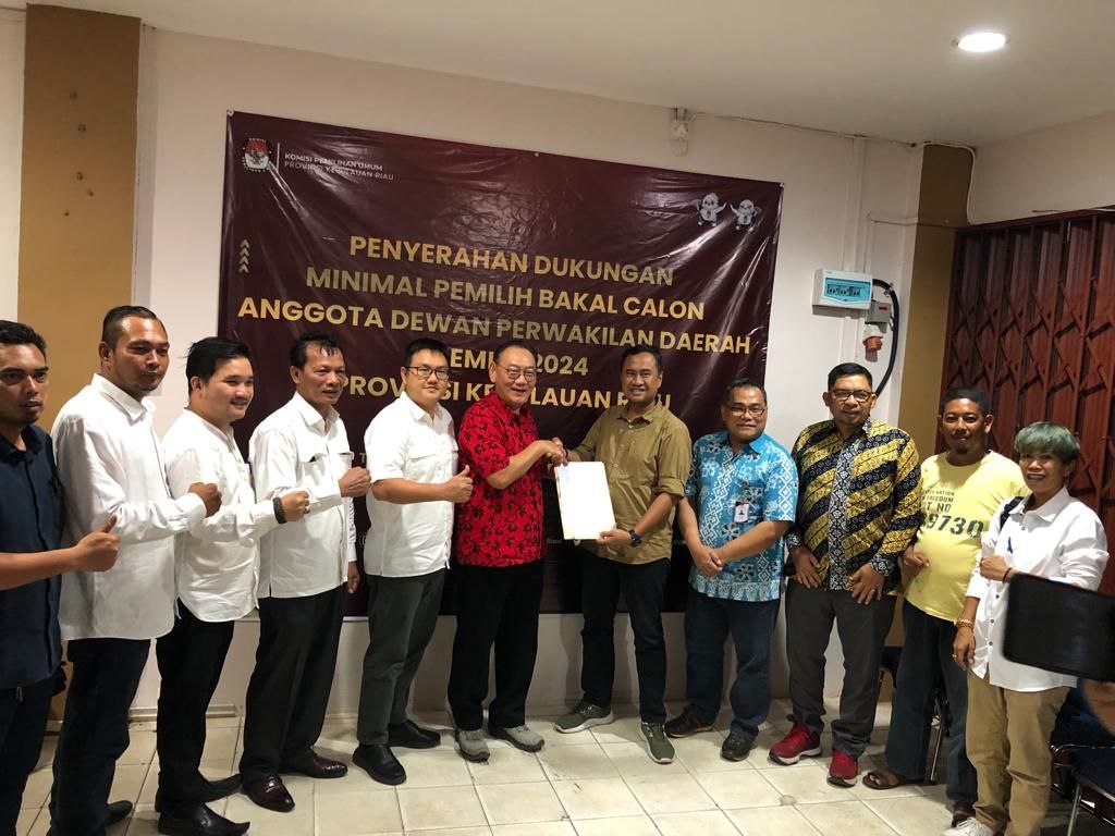 Kembali Maju DPD RI, Haripinto Serahkan Berkas Dukungan ke KPU